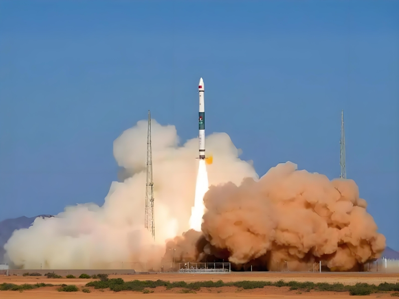 偏二甲肼（UDMH）與四氧化二氮（N?O?）航天火箭發射現場